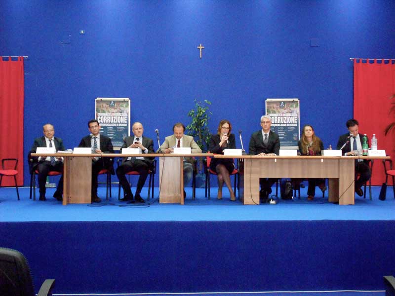 Gioacchino Onorati, Luigi Giordano, Ranieri Razzante, Henry John Woodcock, Conchita Sannino, Marco Cerase, Enrica Parascandolo, Raffaele Piccirillo Aracne editrice
