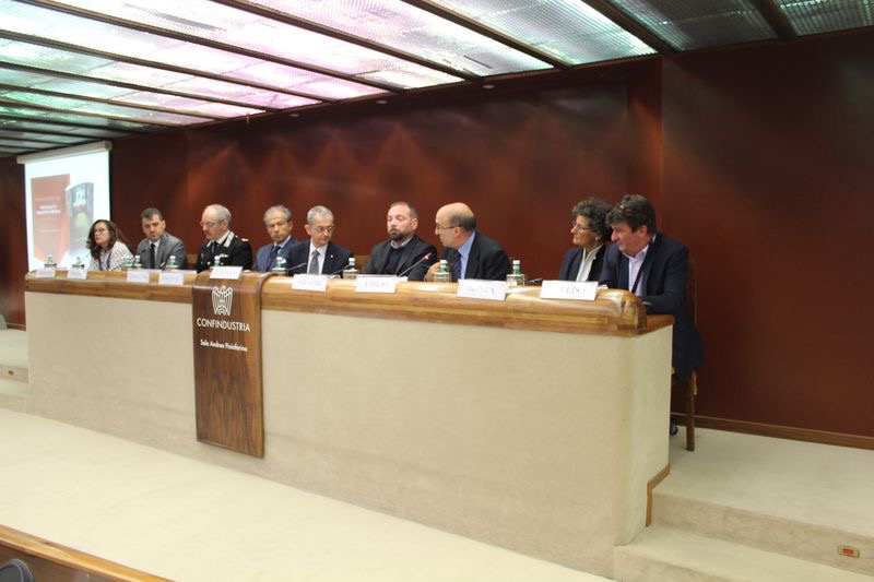 Mariasandra Mariani, Romolo Pacifico, Pasquale Angelosanto, Umberto Saccone, Marco Ludovico, Giacomo Stucchi, Erminio Carmelo Amelio, Giovanna Vidorno Motka, Marco Vallisa Aracne editrice