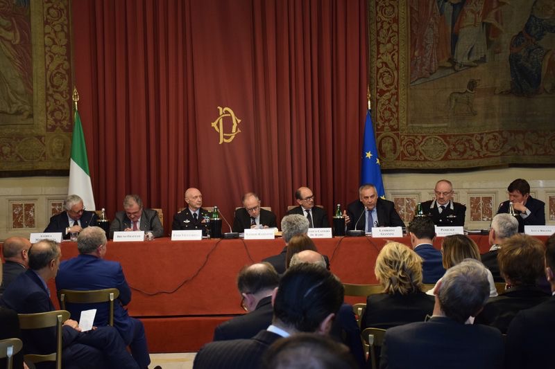 Andrea Margelletti, Bruno Frattasi, Enzo Vecciarelli, Ranieri Razzante, Federico Cafiero De Raho, Lamberto Giannini, Pasquale Angelosanto, Luca Rigoni Aracne editrice